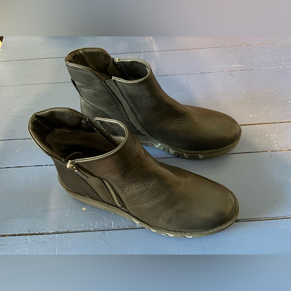 Miz Mooz Black Leather Lass Boots - Picture 8 of 8